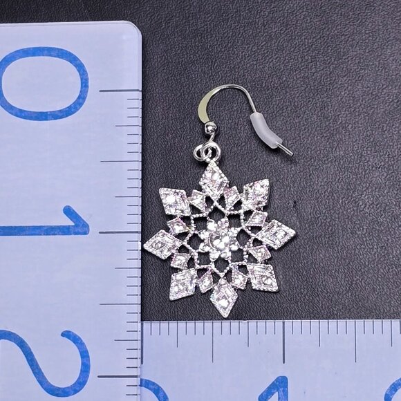 Set Of 4‎ Festive Christmas Earrings (NWOT) - Picture 5 of 5